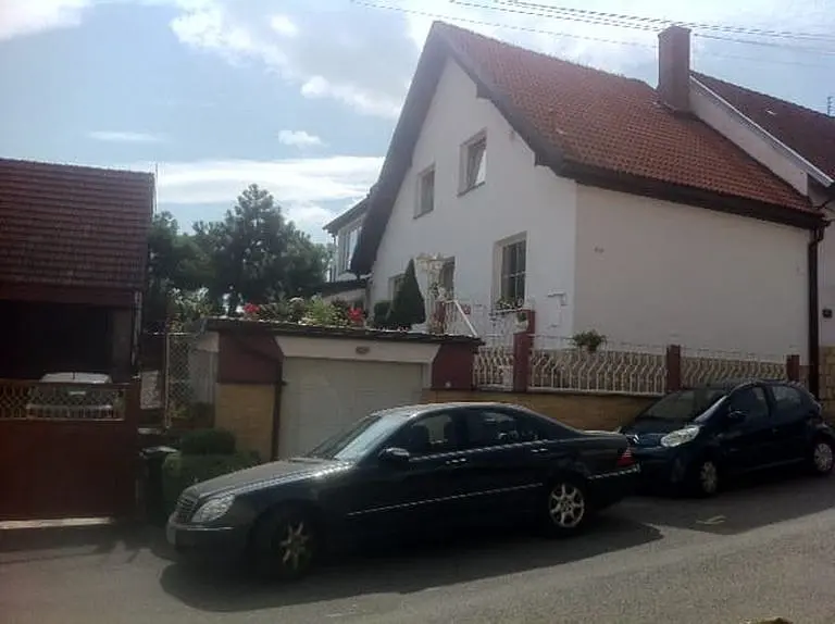 Prodej domu 239 m², Husova · Železnice