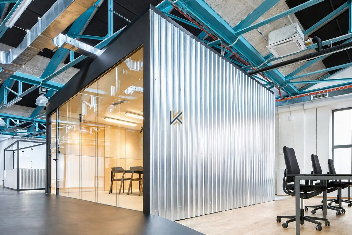 Pronájem komerčního prostoru 706 m², Lihovarská · Libeň