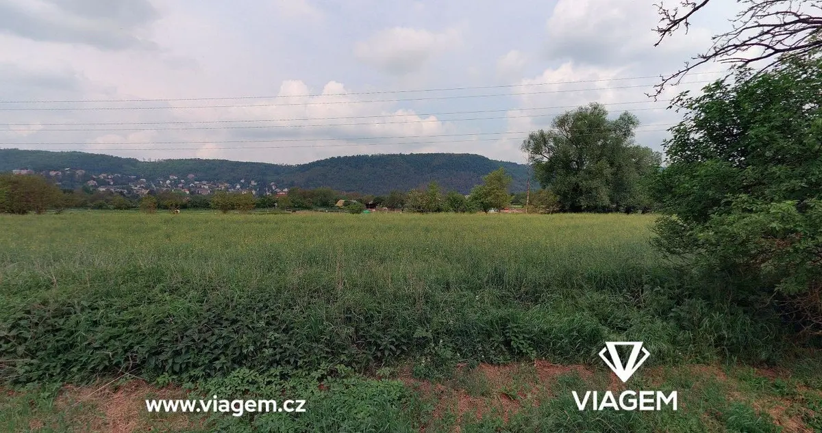 Prodej pozemku 16323 m², Lipence