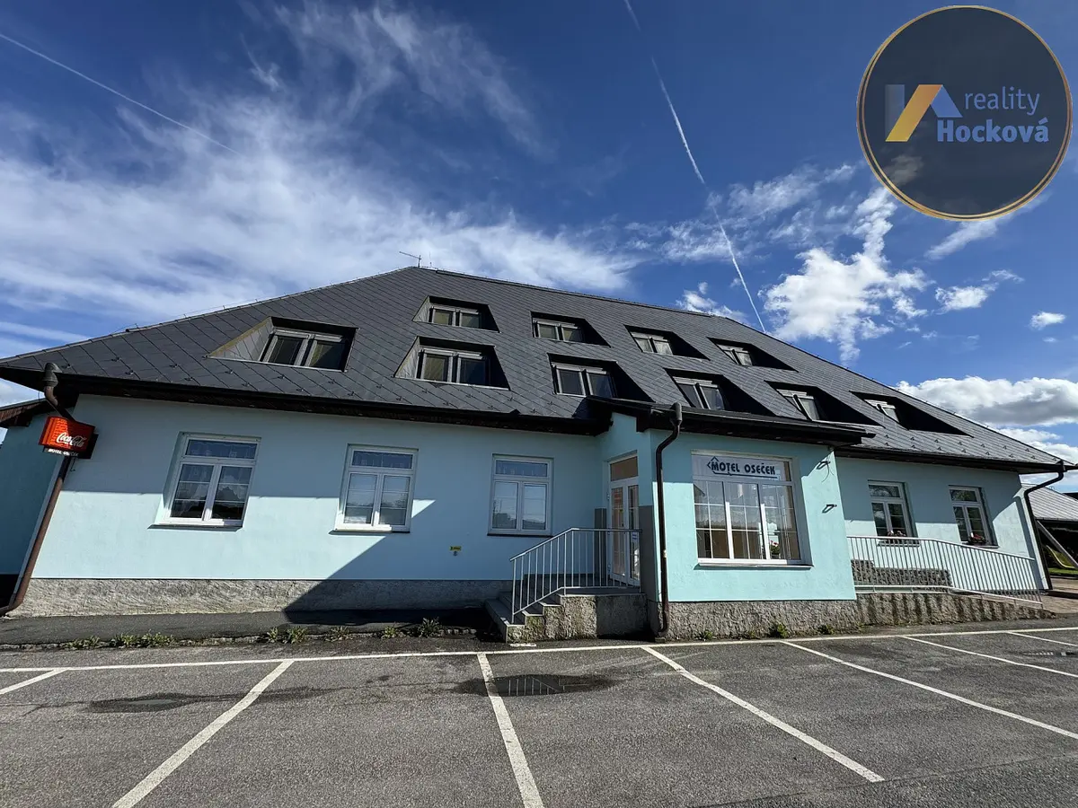 Prodej komerčního prostoru 1000 m², Oseček · okres Nymburk