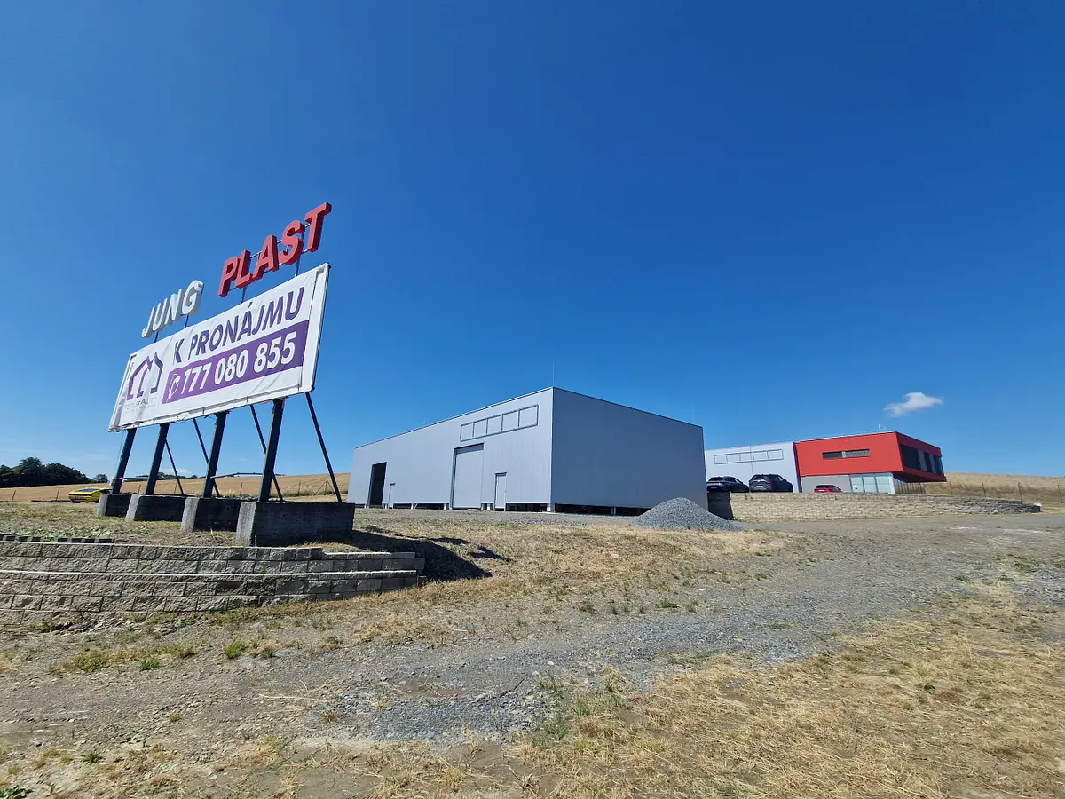 Pronájem komerčního prostoru 520 m², Hrabyně