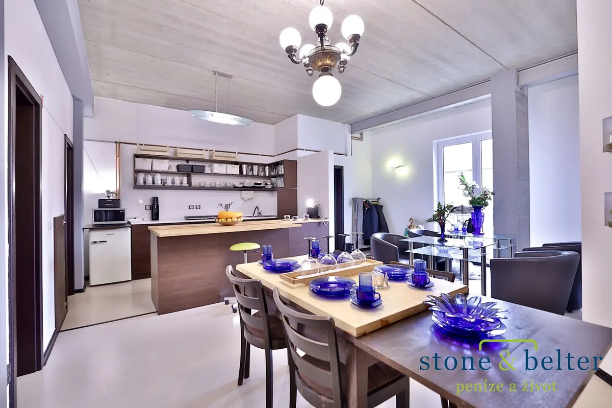 Prodej komerčního prostoru 394 m², Slovenská · Kolín