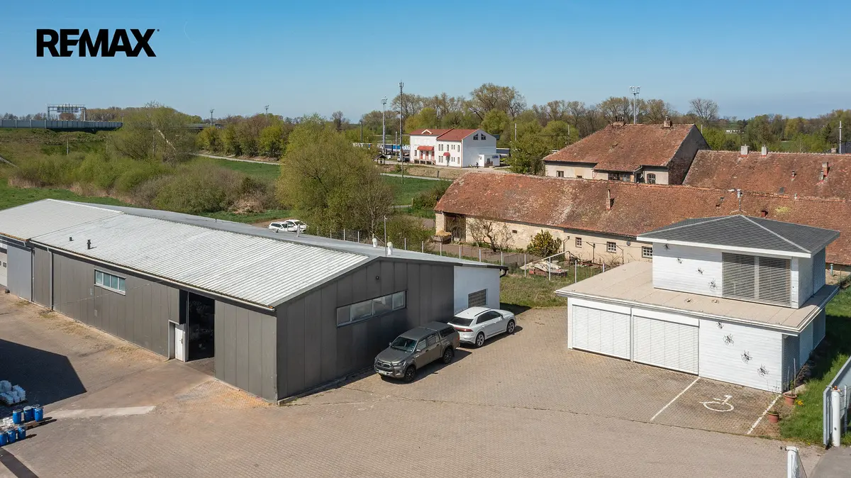 Prodej komerčního prostoru 700 m², Chroustovice · okres Chrudim