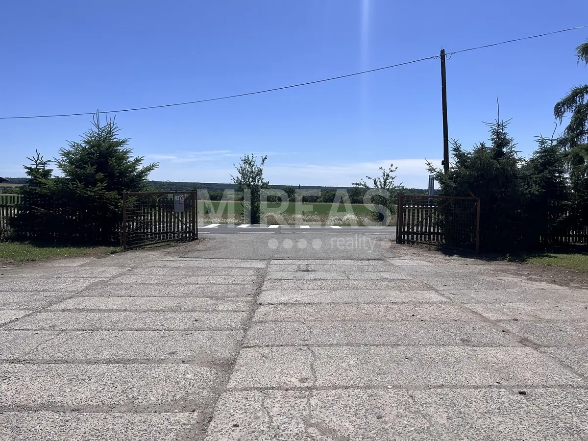 Pronájem pozemku 325 m², Žerčice · okres Mladá Boleslav