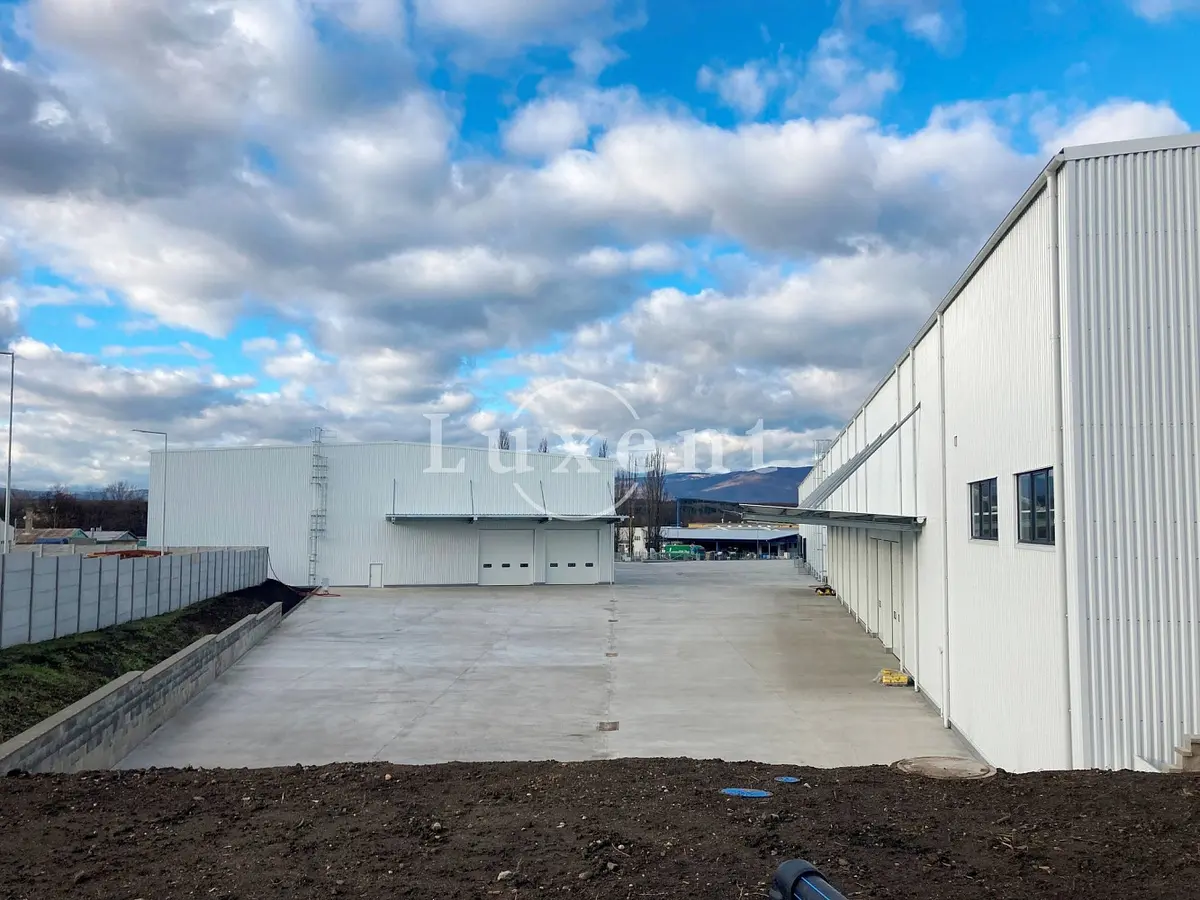 Pronájem komerčního prostoru 3477 m², Bílina