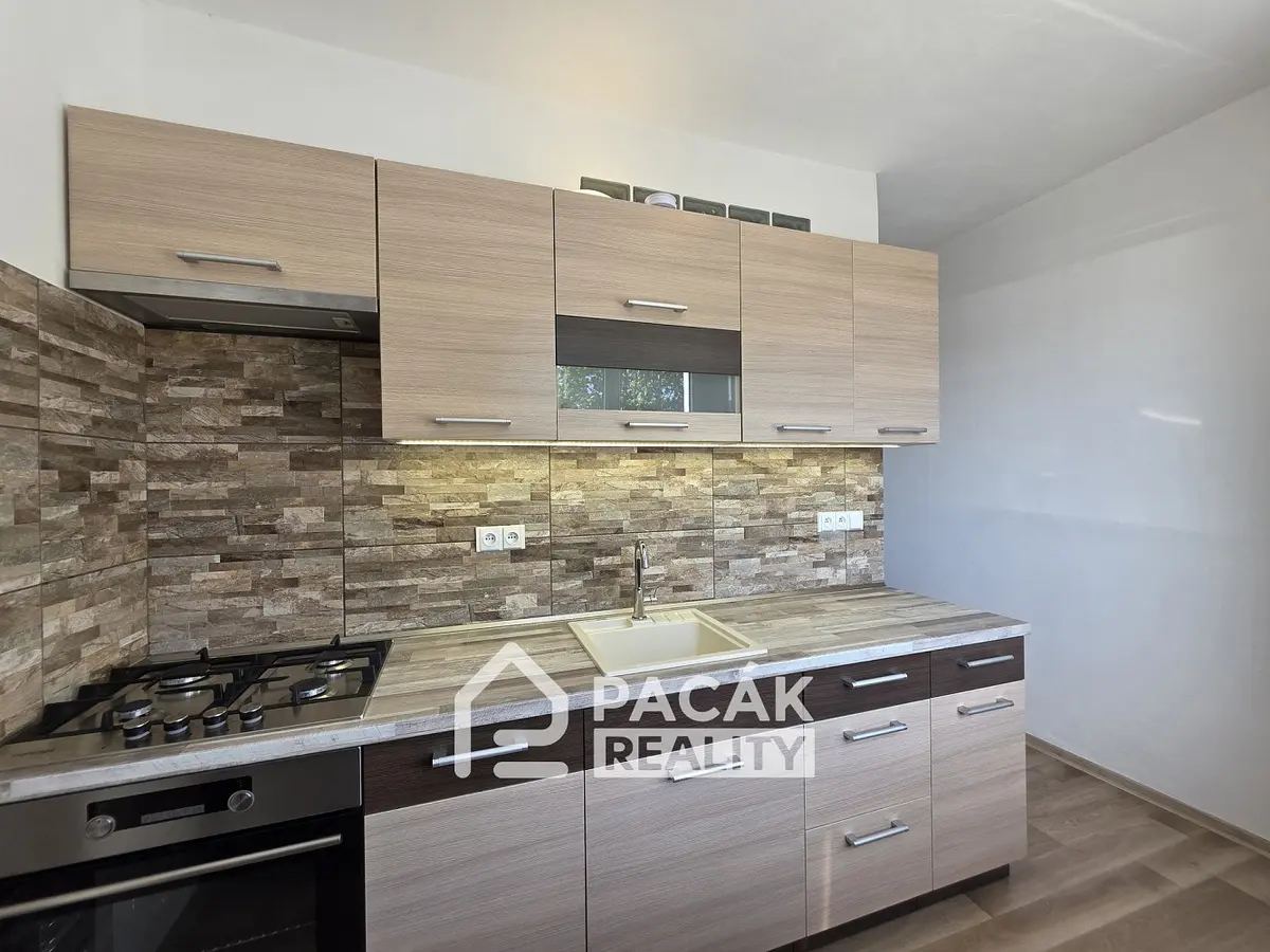 Pronájem bytu 2+1 52 m², Tománkova · Přerov