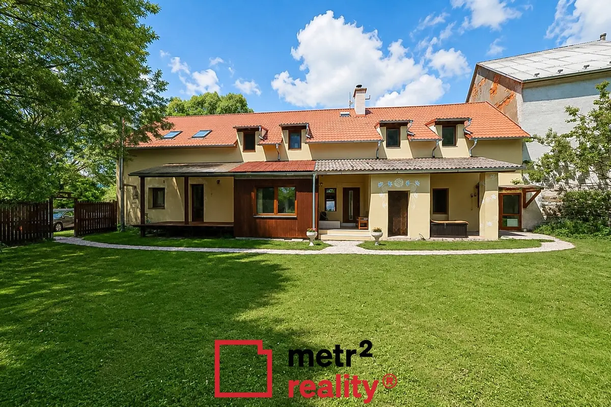 Prodej komerčního prostoru 400 m², Bouzov