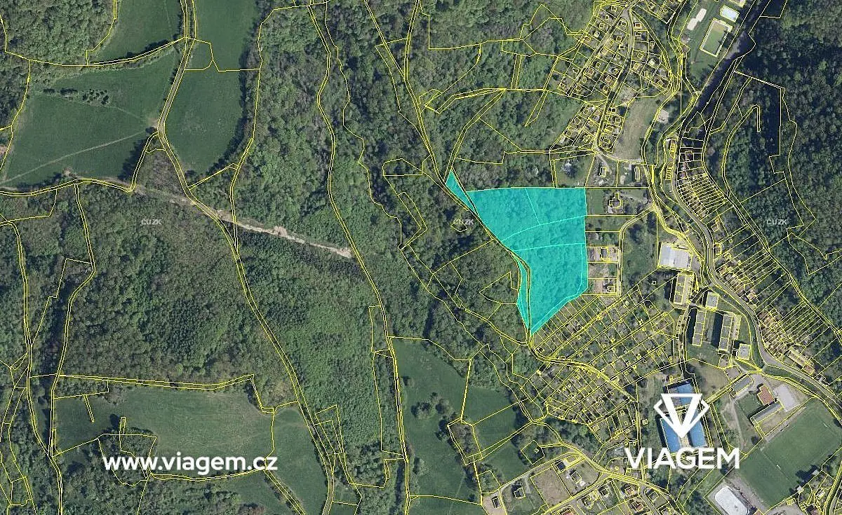 Prodej pozemku 26984 m², Povrly