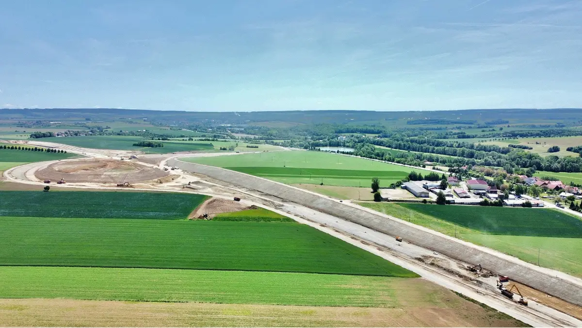 Prodej pozemku 30000 m², Sokolovská · Nedošín · Litomyšl