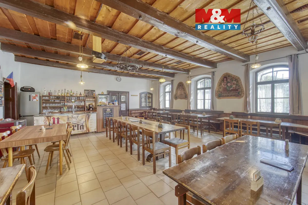 Prodej komerčního prostoru 633 m², Svinary · Hradec Králové