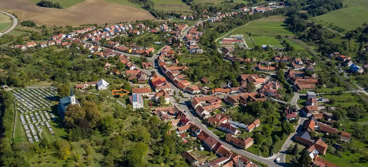 Prodej komerčního prostoru 680 m², Pitín