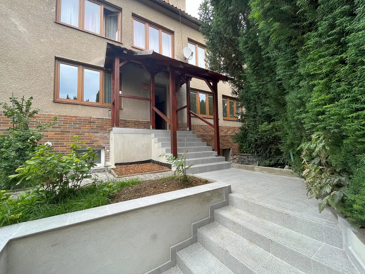 Pronájem bytu 3+1 90 m², Přemyšlenská · Kobylisy