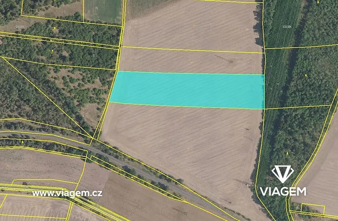 Prodej pozemku 17646 m², Chvatěruby