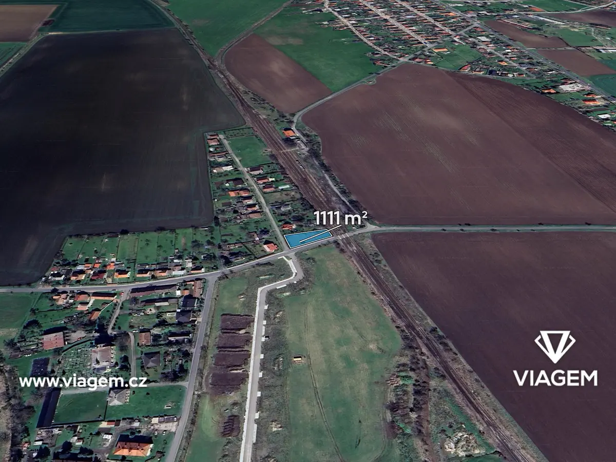 Prodej pozemku 1111 m², Dvory