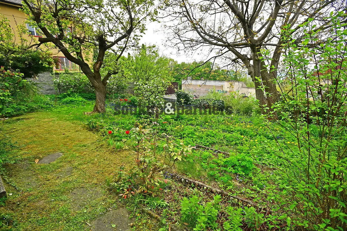 Prodej pozemku 350 m², Praha 10 - Hostivař