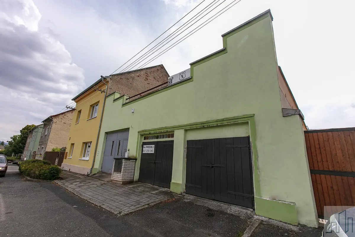 Prodej komerčního prostoru 255 m², Švermova · Lahošť
