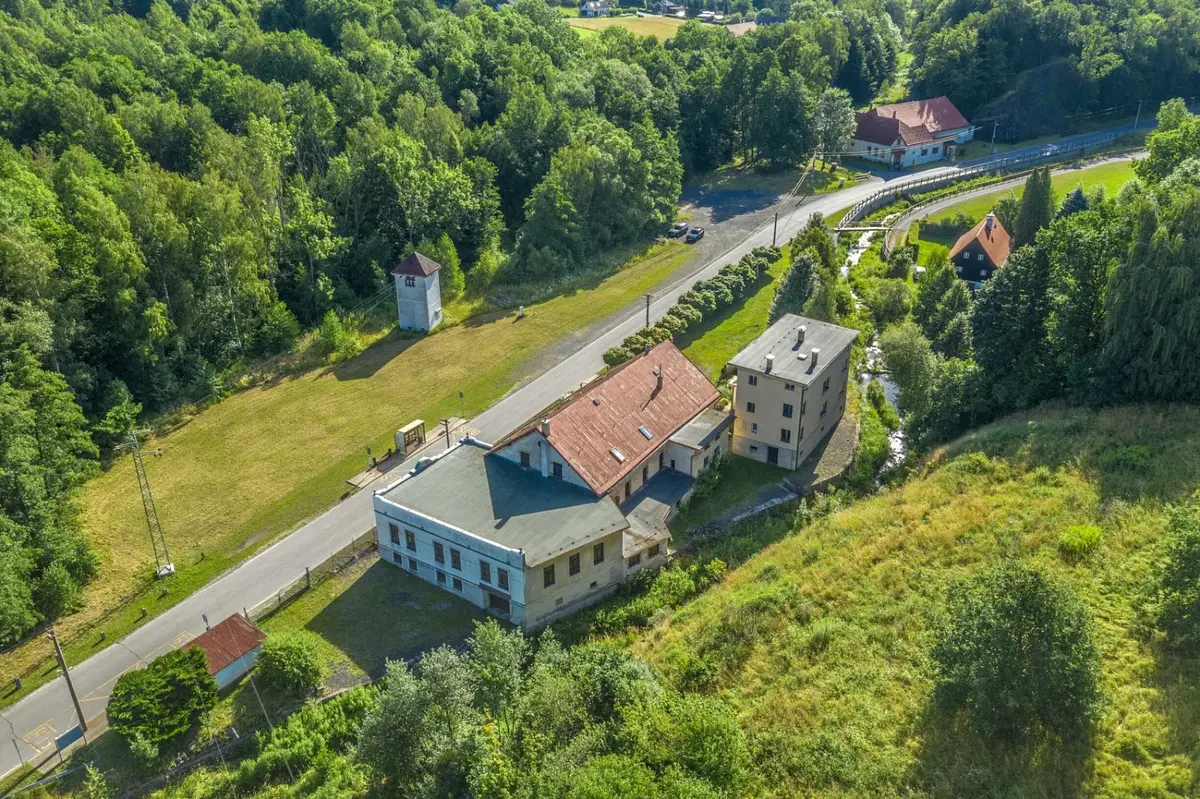 Prodej komerčního prostoru 900 m², Heřmanice u Frýdlantu · Heřmanice