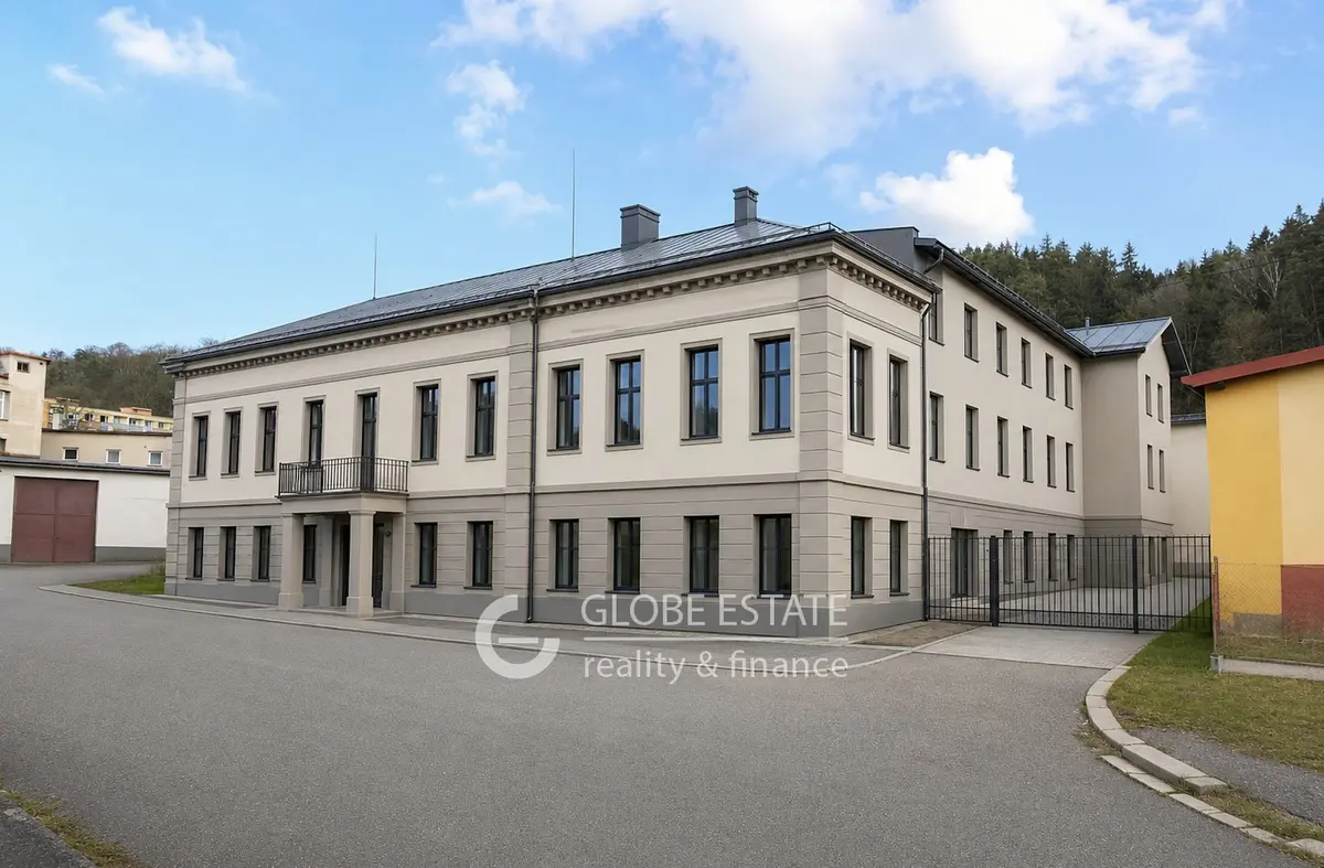 Prodej komerčního prostoru 1705 m², Úpice