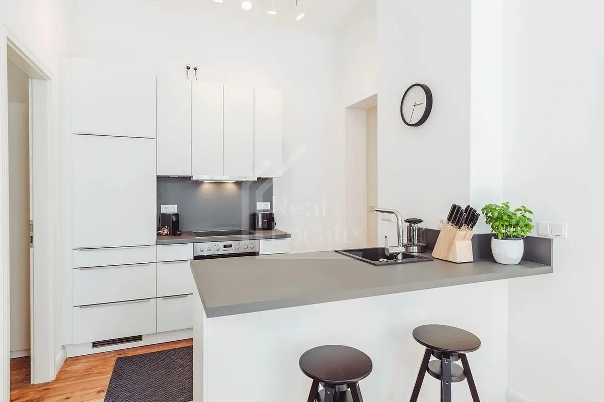 Pronájem bytu 3+kk 85 m², Pernerova · Karlín