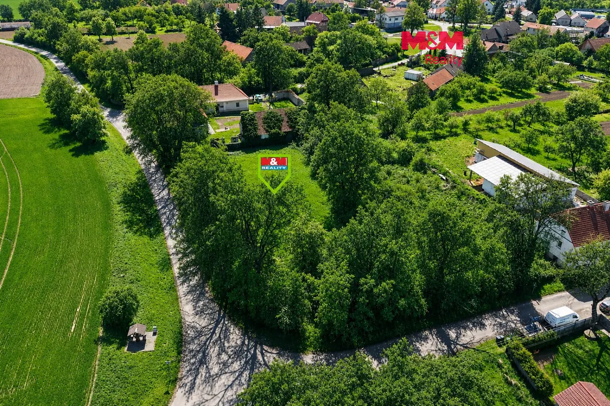 Prodej pozemku 2212 m², Hostovlice · okres Kutná Hora