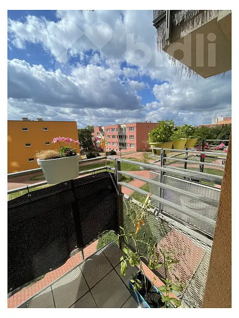 Prodej bytu 1+kk 37 m², Hnězdenská · Troja