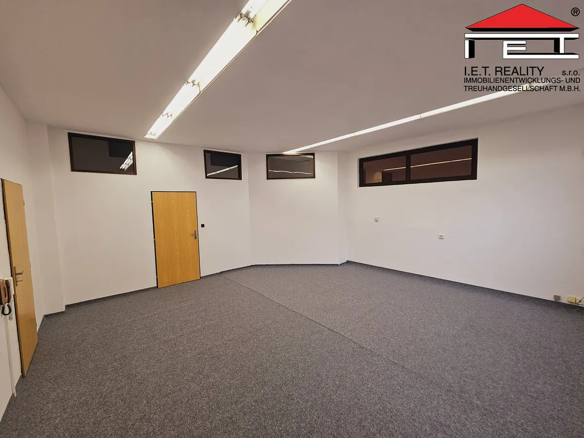 Pronájem komerčního prostoru 300 m², 1. máje · Místek · Frýdek-Místek