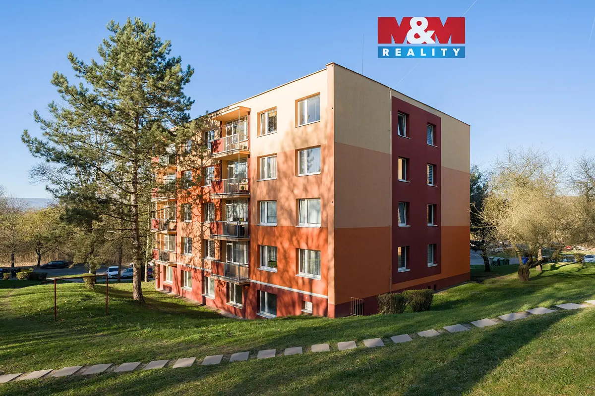 Prodej bytu 3+1 76 m², Sídliště Za Chlumem · Bílina