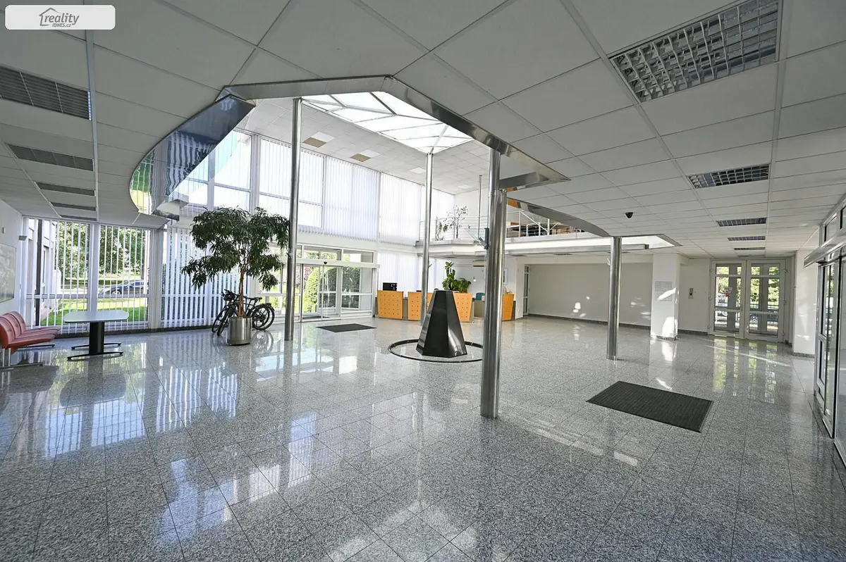 Pronájem komerčního prostoru 101 m², Prosek
