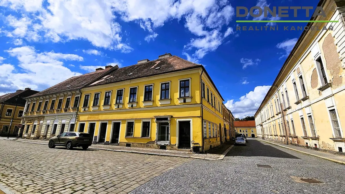 Pronájem komerčního prostoru 100 m², Masarykovo nám. · Josefov u Jaroměře · Jaroměř