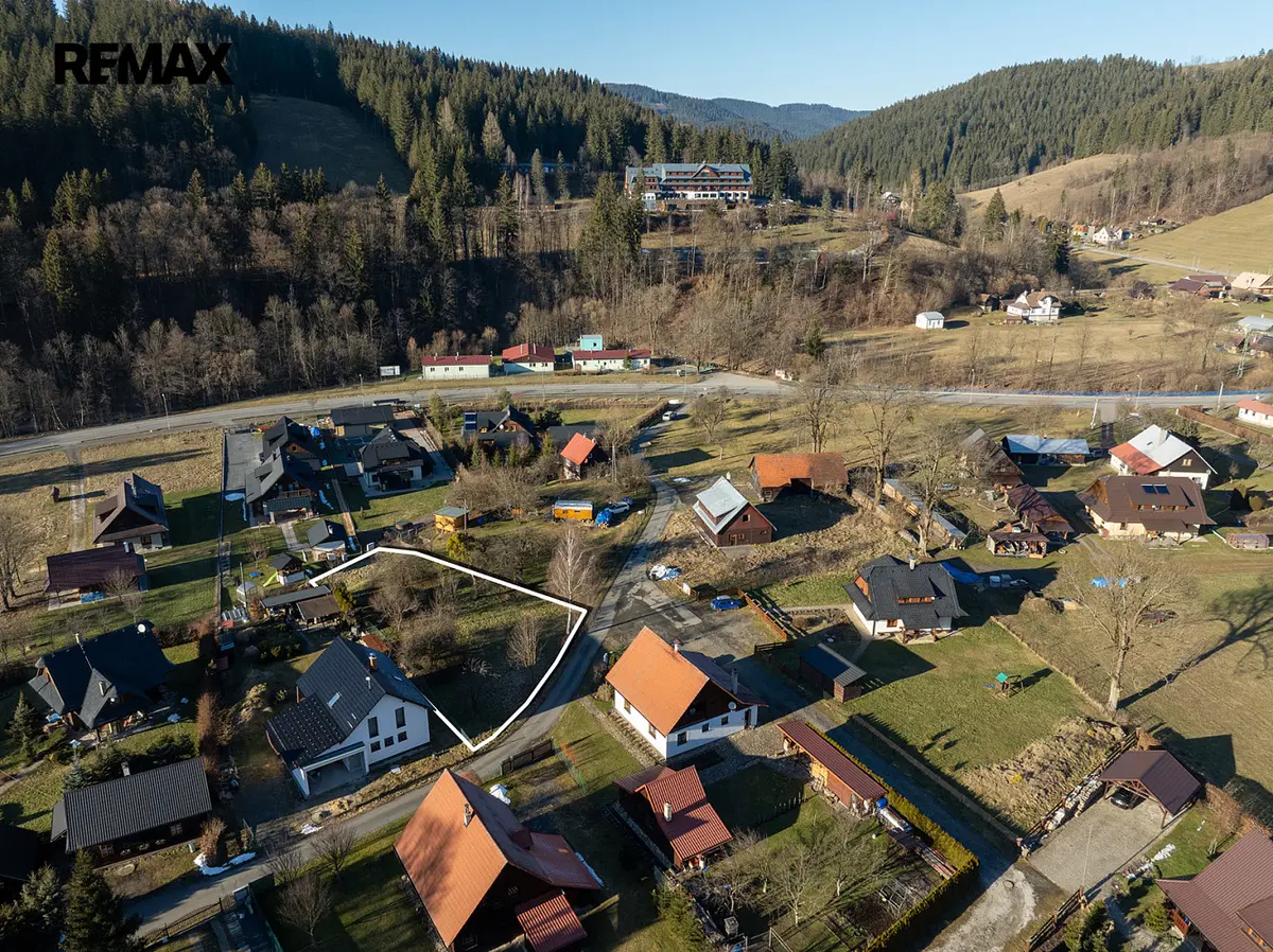 Prodej pozemku 1000 m², Velké Karlovice · okres Vsetín