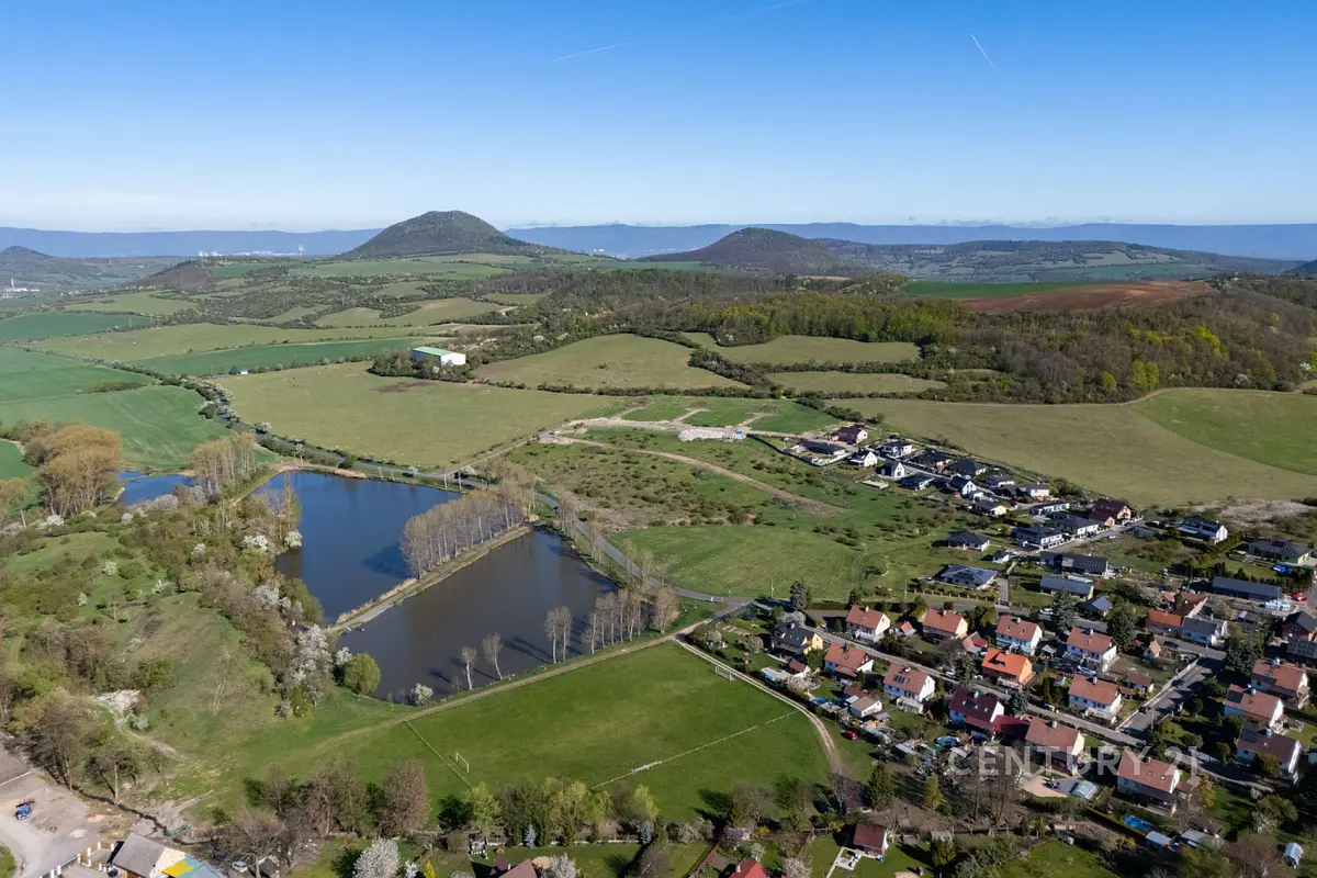 Prodej pozemku 1305 m², Lužice u Mostu · Lužice
