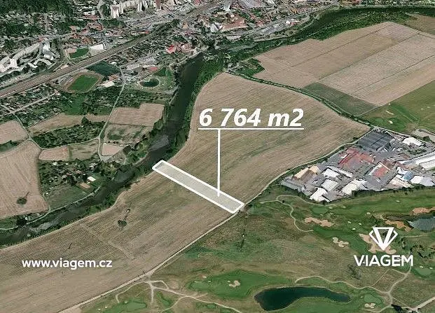 Prodej pozemku 6764 m², Lipence