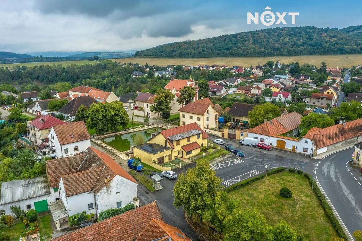 Prodej domu 416 m², náměstí Kněžny Ludmily · Tetín u Berouna · Tetín