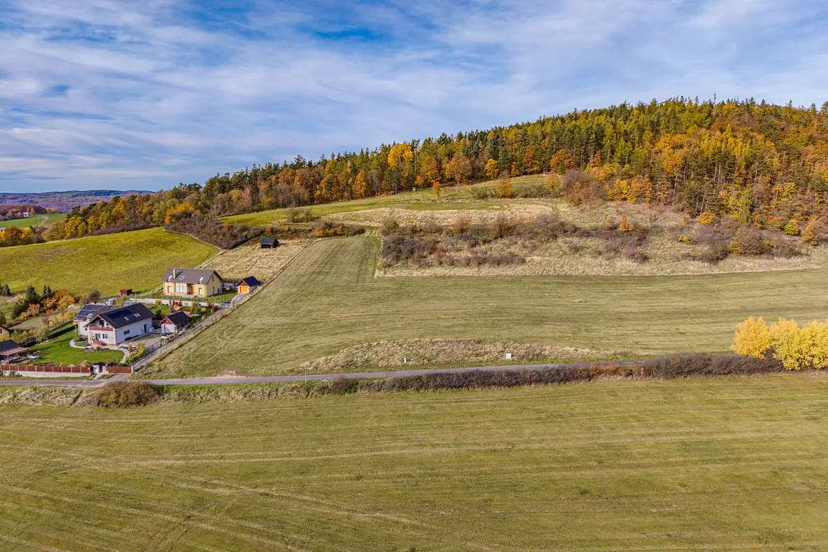 Prodej pozemku 2367 m², Kublov