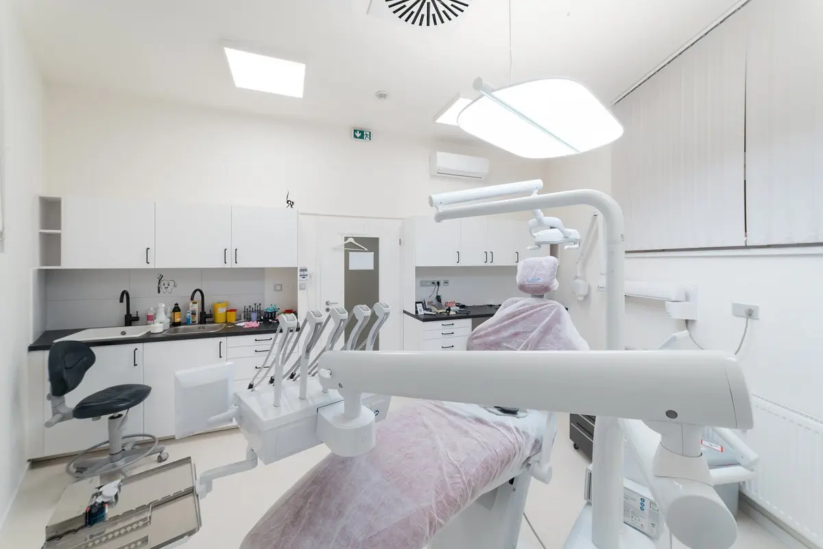 Pronájem komerčního prostoru 18 m², Trnkovo náměstí · Hlubočepy