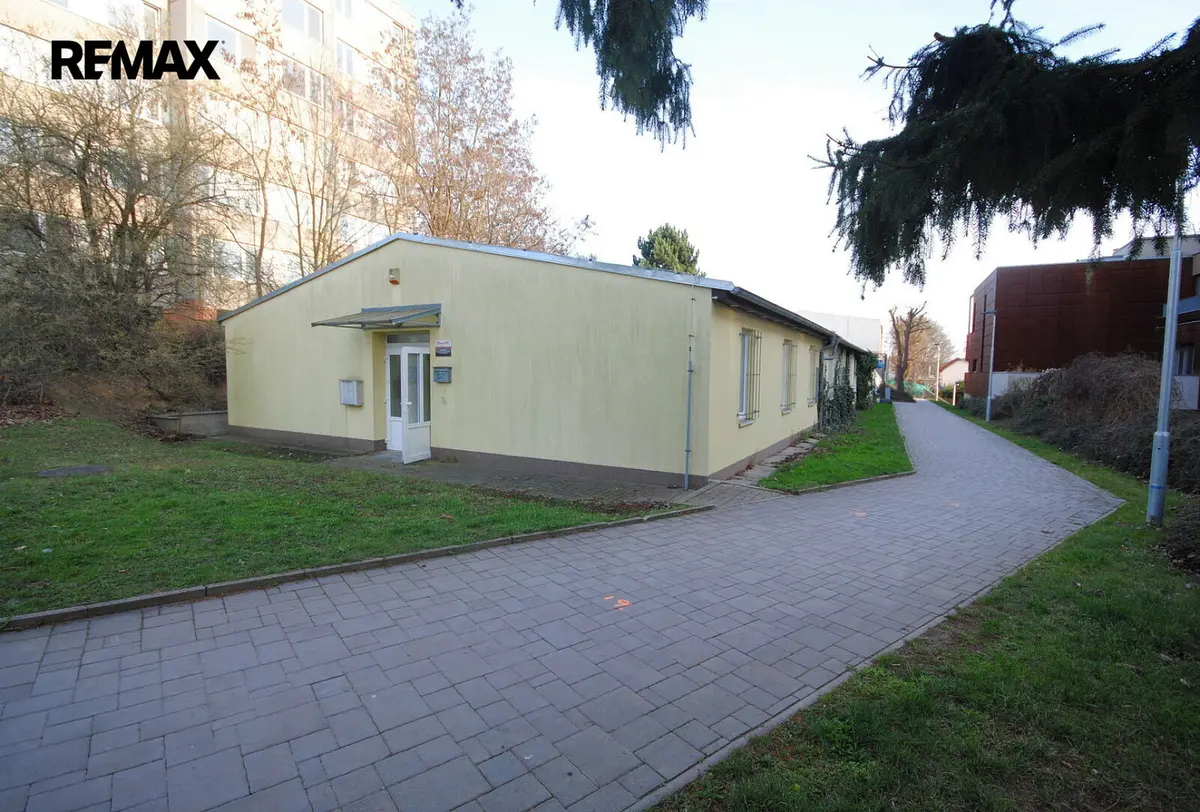 Prodej komerčního prostoru 226 m², Praha 10
