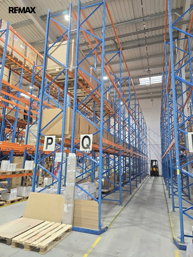 Pronájem komerčního prostoru 2900 m², Hořelice · Rudná