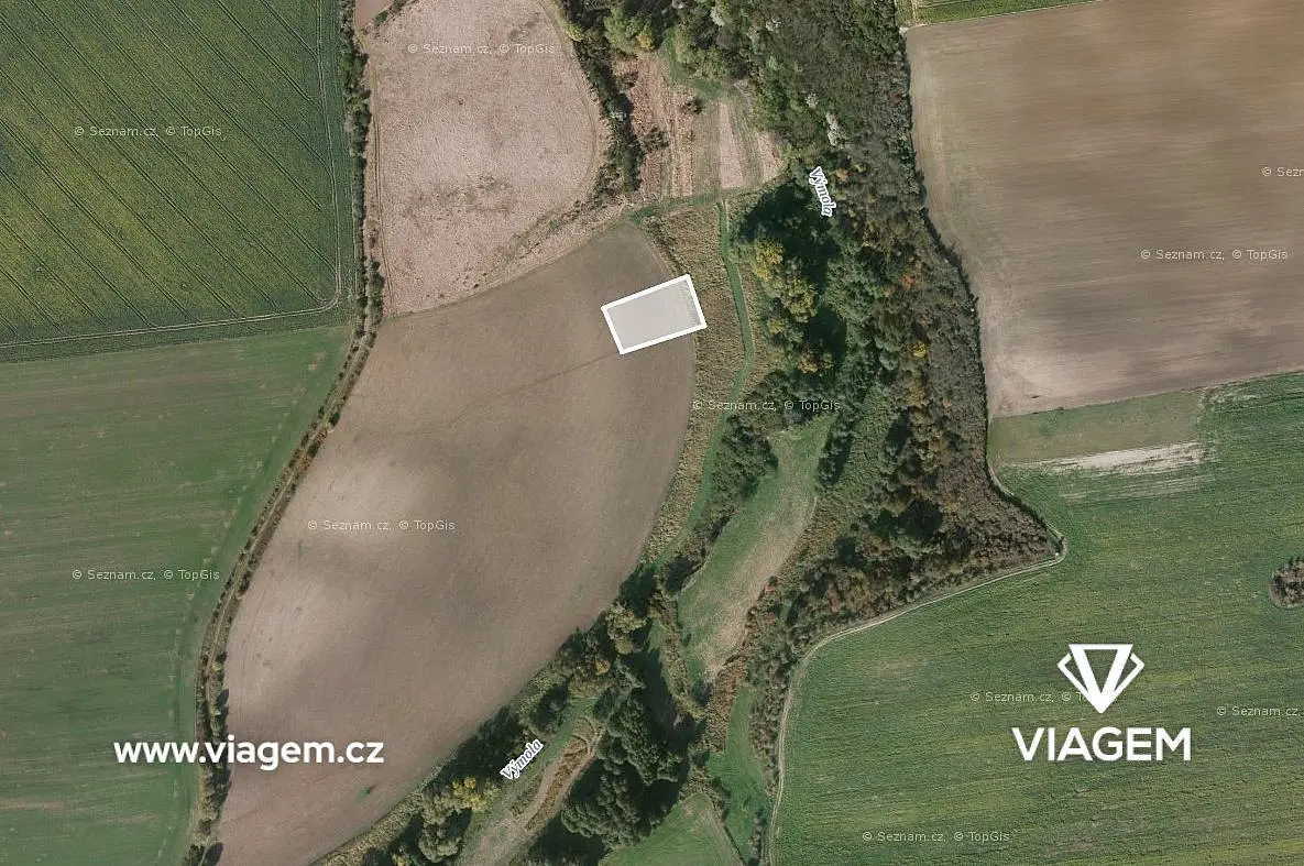 Prodej pozemku 1061 m², Břežany II · okres Kolín