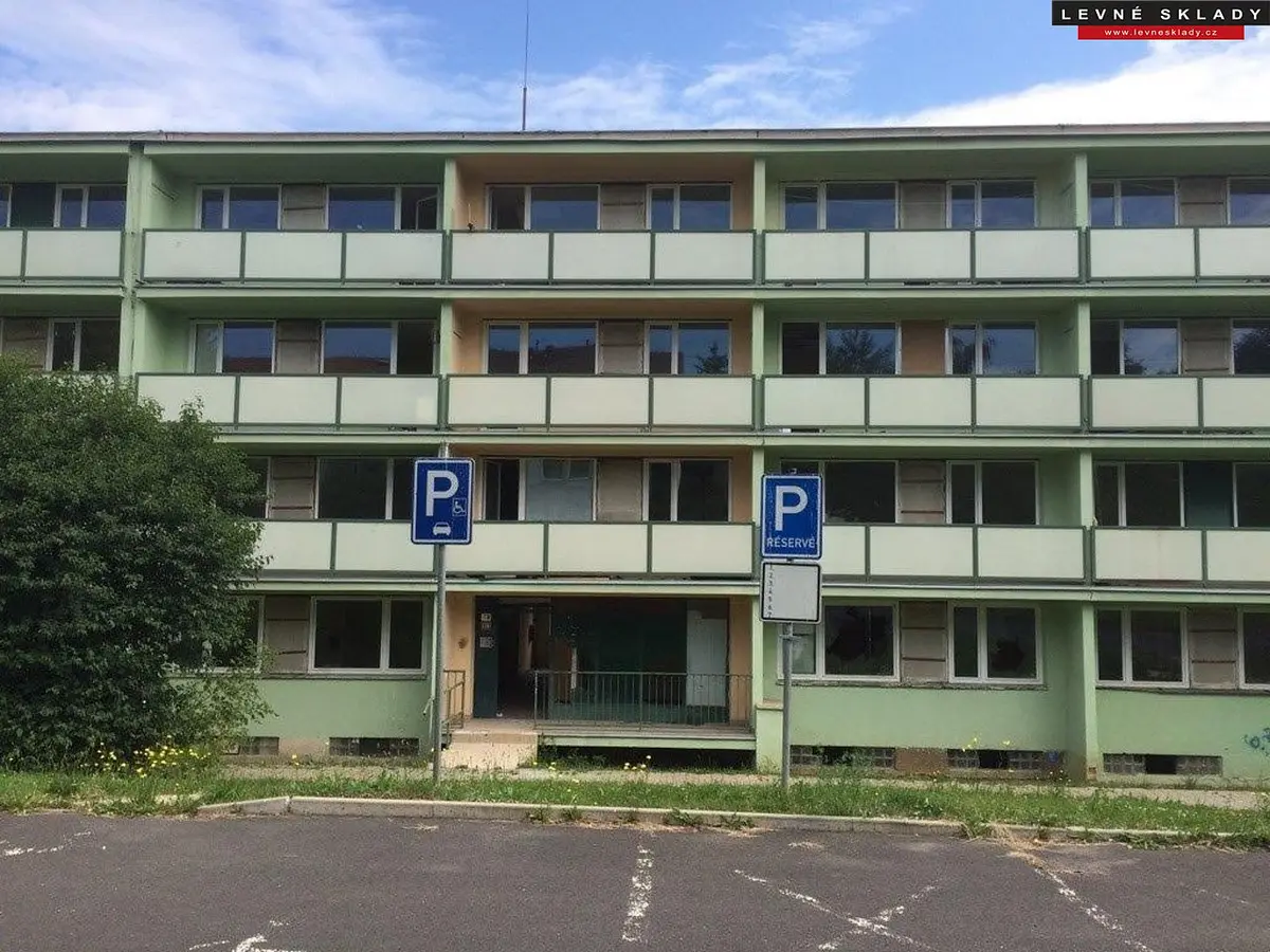 Pronájem komerčního prostoru 1 m², Obrnice