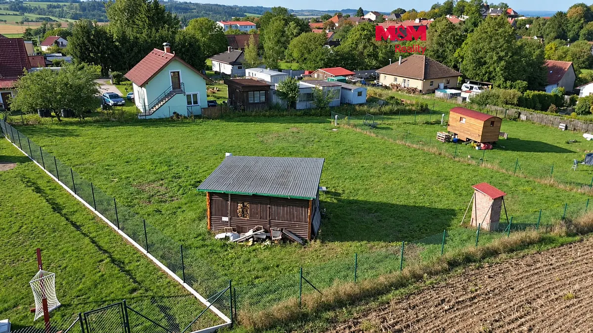 Pronájem pozemku 800 m², Pravonín