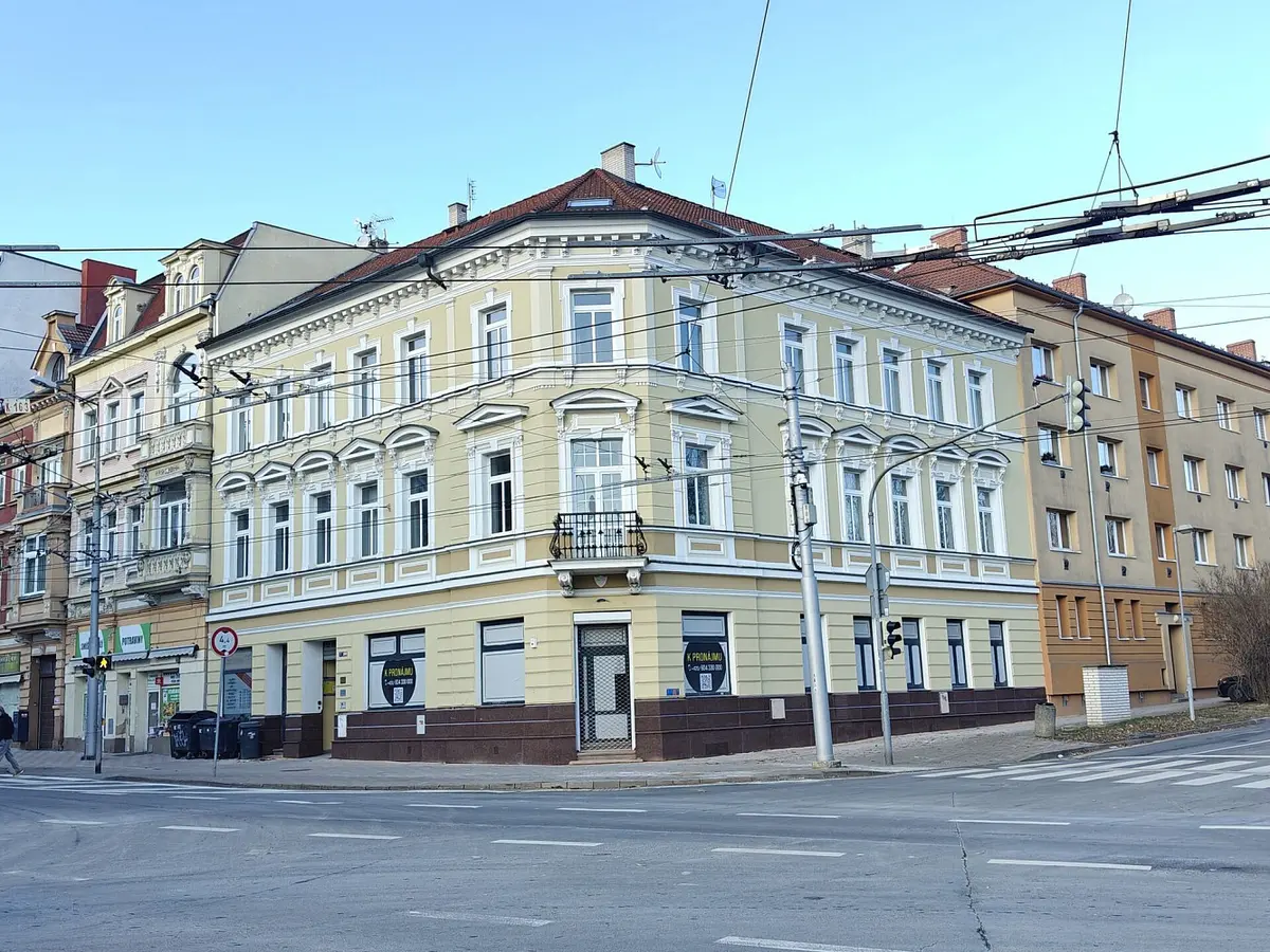 Pronájem komerčního prostoru 252 m², Teplice