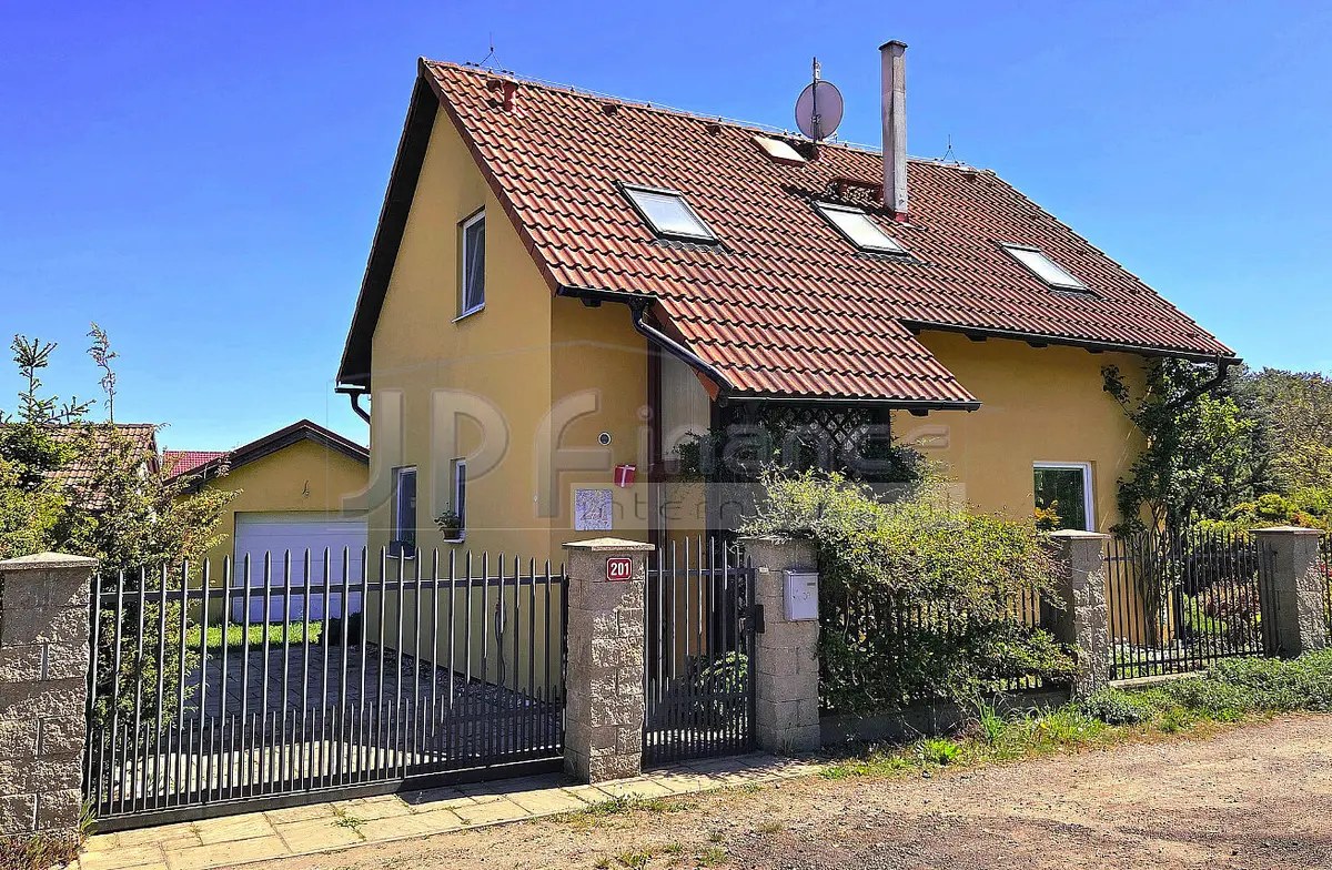 Prodej domu 100 m², Za Školou · Kozly u Tišic · Tišice