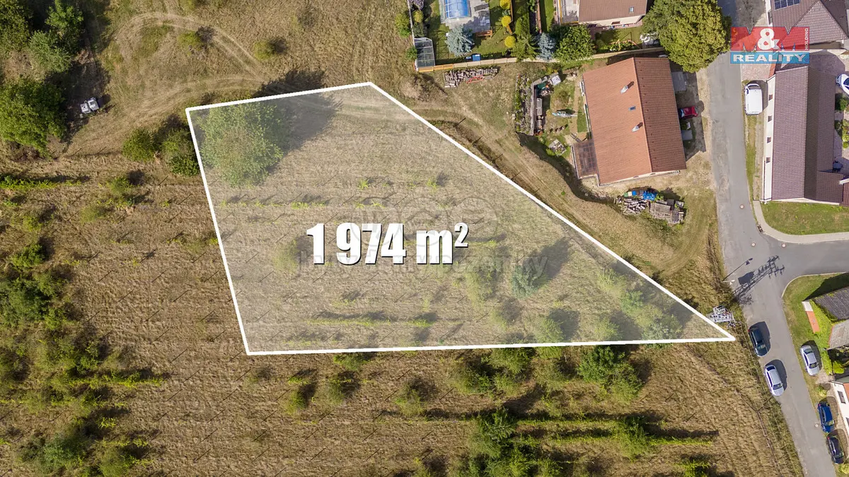 Prodej pozemku 974 m², Chrást · okres Nymburk