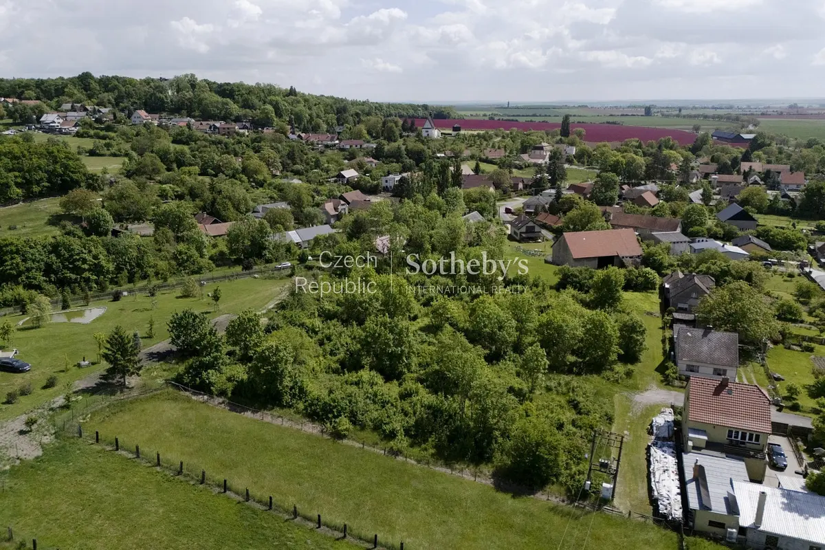 Prodej pozemku 322 m², Mcely · okres Nymburk