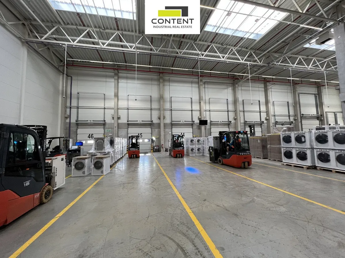 Pronájem komerčního prostoru 7600 m², Kozomín · okres Mělník