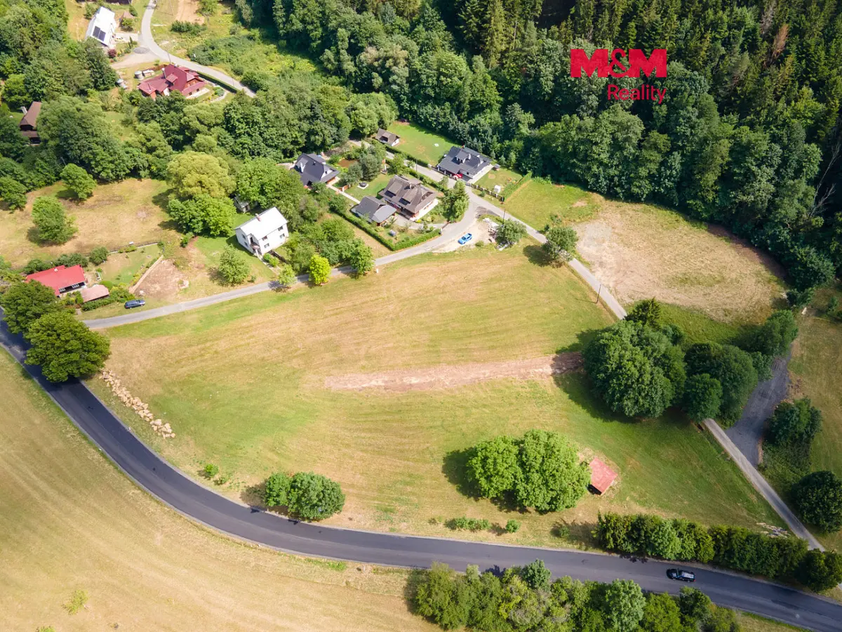 Prodej pozemku 1818 m², Držková · okres Zlín