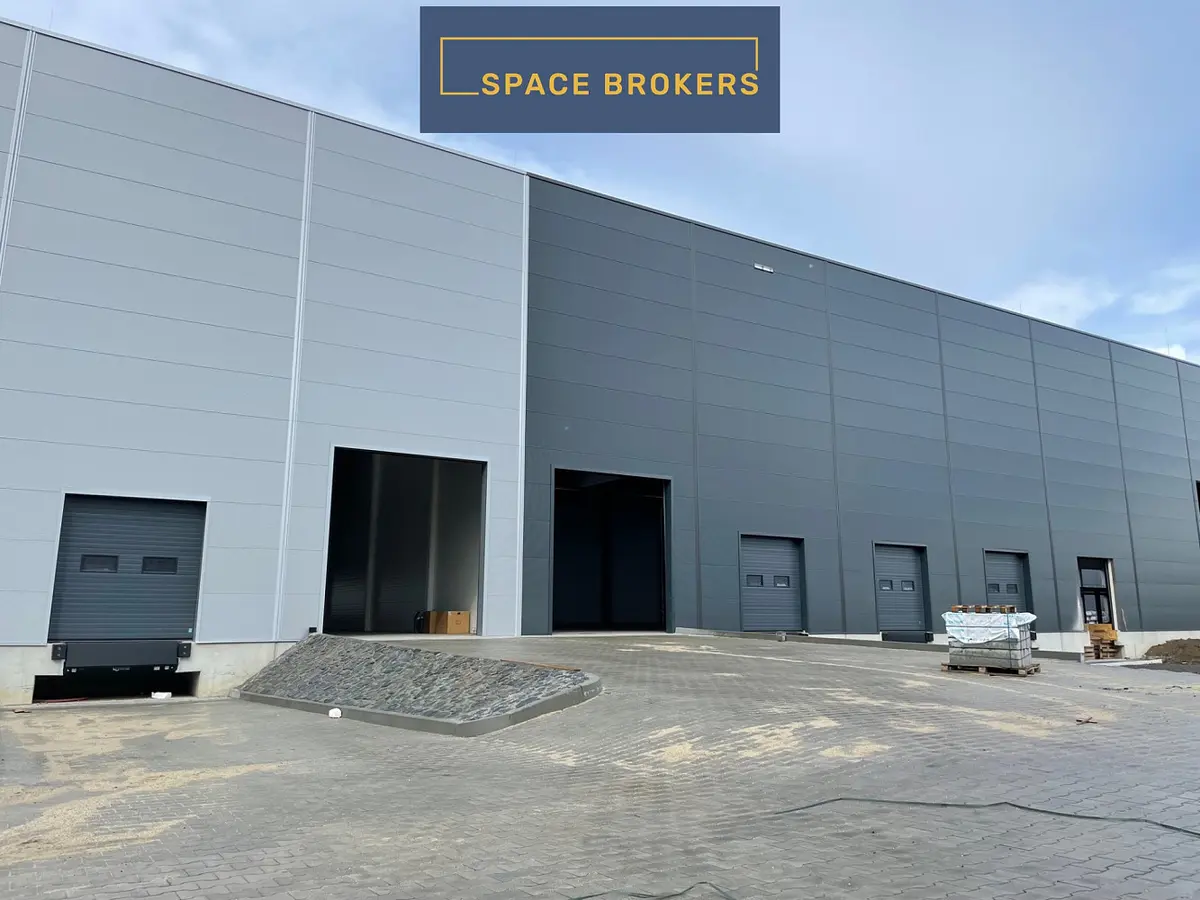 Pronájem komerčního prostoru 4320 m², Hustopeče · okres Břeclav