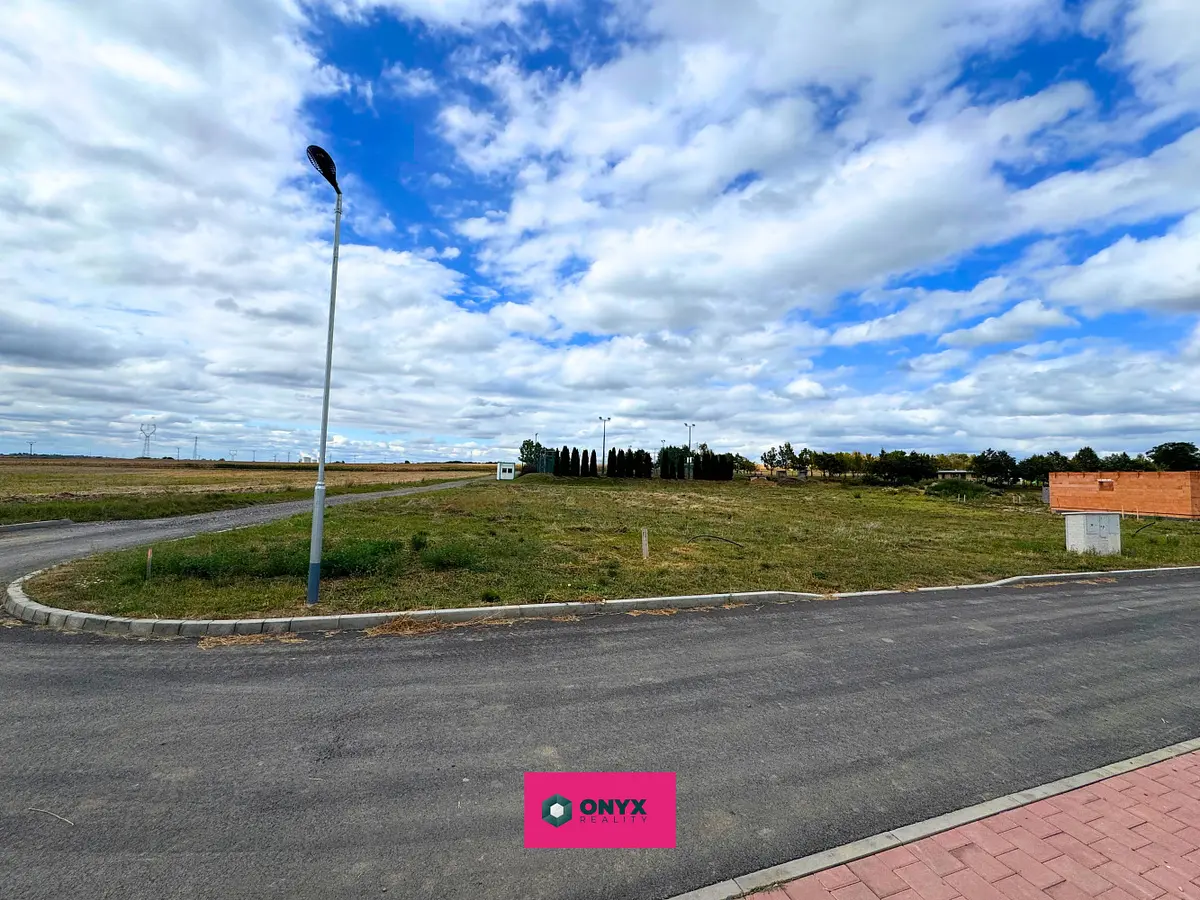 Prodej pozemku 1001 m², Jamolice · okres Znojmo