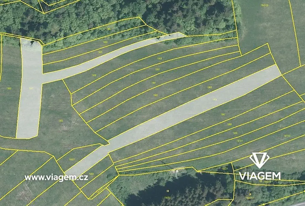 Prodej pozemku 2728 m², Střelná · okres Vsetín