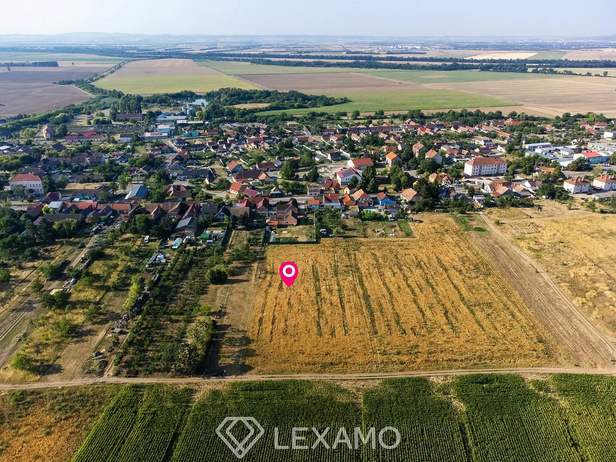 Prodej pozemku 3930 m², Dyjákovice